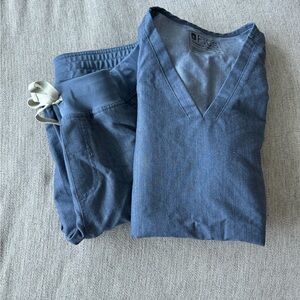 Denium size M FIGS scrub set